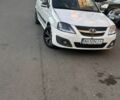 Белый ВАЗ Largus, объемом двигателя 1.6 л и пробегом 330 тыс. км за 3500 $, фото 1 на Automoto.ua