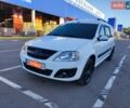 Белый ВАЗ Largus, объемом двигателя 1.6 л и пробегом 192 тыс. км за 7500 $, фото 2 на Automoto.ua