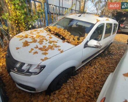 Белый ВАЗ Largus, объемом двигателя 1.6 л и пробегом 50 тыс. км за 4500 $, фото 1 на Automoto.ua