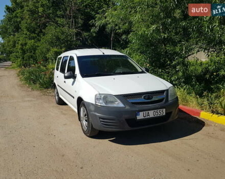 Белый ВАЗ Largus, объемом двигателя 1.6 л и пробегом 130 тыс. км за 4950 $, фото 1 на Automoto.ua