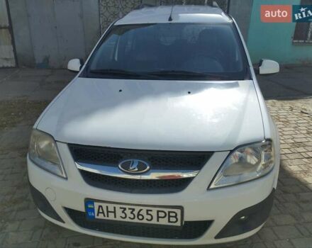 Белый ВАЗ Largus, объемом двигателя 1.6 л и пробегом 265 тыс. км за 6500 $, фото 1 на Automoto.ua