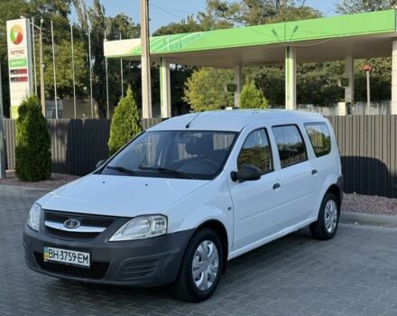 Белый ВАЗ Largus, объемом двигателя 0 л и пробегом 220 тыс. км за 3200 $, фото 1 на Automoto.ua