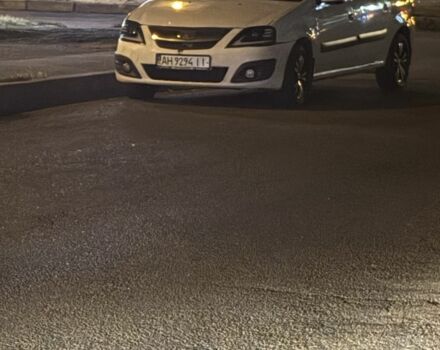 Белый ВАЗ Largus, объемом двигателя 1.6 л и пробегом 330 тыс. км за 3500 $, фото 1 на Automoto.ua