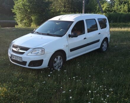 Белый ВАЗ Largus, объемом двигателя 1.6 л и пробегом 197 тыс. км за 5200 $, фото 1 на Automoto.ua