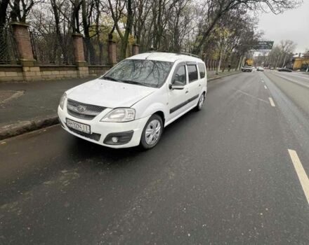 Білий ВАЗ Largus, об'ємом двигуна 1.6 л та пробігом 361 тис. км за 3900 $, фото 1 на Automoto.ua