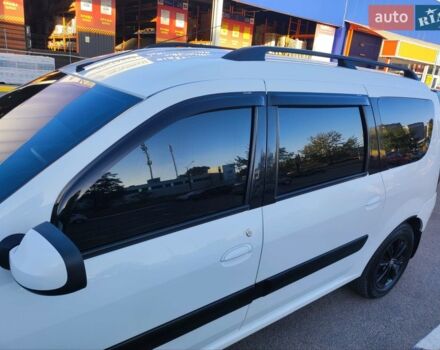 Белый ВАЗ Largus, объемом двигателя 1.6 л и пробегом 192 тыс. км за 7500 $, фото 1 на Automoto.ua