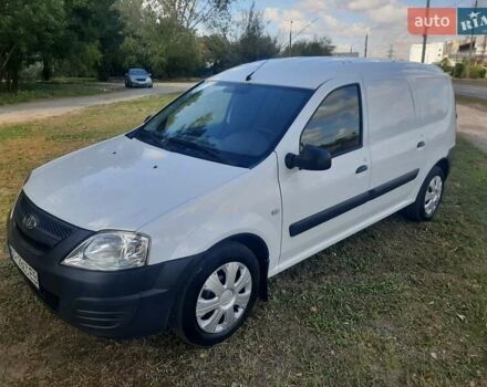 Белый ВАЗ Largus, объемом двигателя 1.6 л и пробегом 159 тыс. км за 3900 $, фото 1 на Automoto.ua