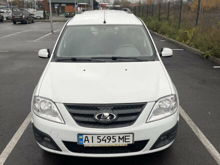 Білий ВАЗ Largus, об'ємом двигуна 1.6 л та пробігом 41 тис. км за 9900 $, фото 1 на Automoto.ua