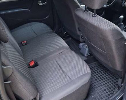 Черный ВАЗ Largus, объемом двигателя 1.6 л и пробегом 230 тыс. км за 5750 $, фото 2 на Automoto.ua