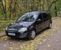 Черный ВАЗ Largus, объемом двигателя 1.6 л и пробегом 230 тыс. км за 5750 $, фото 1 на Automoto.ua