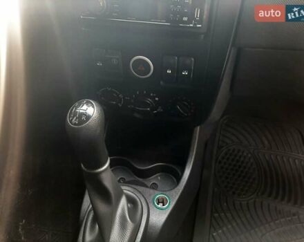 Чорний ВАЗ Largus, об'ємом двигуна 1.6 л та пробігом 166 тис. км за 3800 $, фото 2 на Automoto.ua