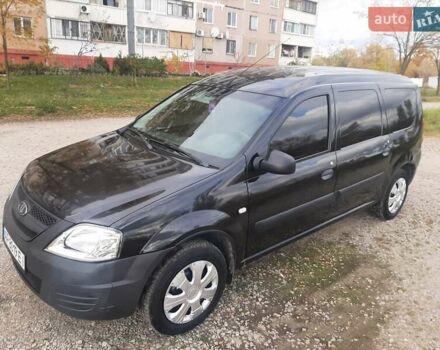 Черный ВАЗ Largus, объемом двигателя 1.6 л и пробегом 167 тыс. км за 3200 $, фото 1 на Automoto.ua
