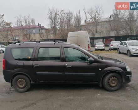 Коричневий ВАЗ Largus, об'ємом двигуна 1.6 л та пробігом 200 тис. км за 4900 $, фото 4 на Automoto.ua