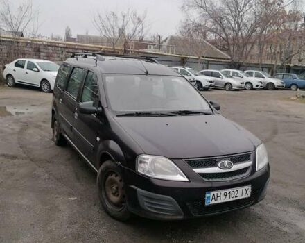 Коричневий ВАЗ Largus, об'ємом двигуна 1.6 л та пробігом 200 тис. км за 4500 $, фото 1 на Automoto.ua