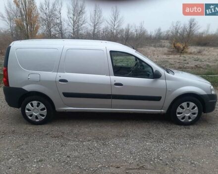 Сірий ВАЗ Largus, об'ємом двигуна 1.6 л та пробігом 162 тис. км за 3700 $, фото 7 на Automoto.ua