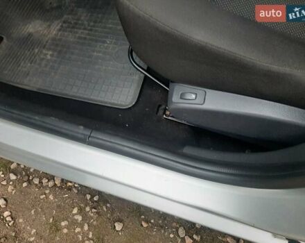 Сірий ВАЗ Largus, об'ємом двигуна 1.6 л та пробігом 162 тис. км за 3700 $, фото 11 на Automoto.ua