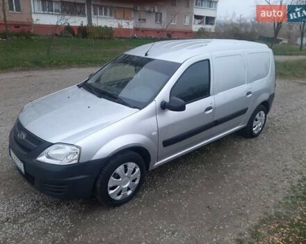 Сірий ВАЗ Largus, об'ємом двигуна 1.6 л та пробігом 162 тис. км за 3700 $, фото 1 на Automoto.ua