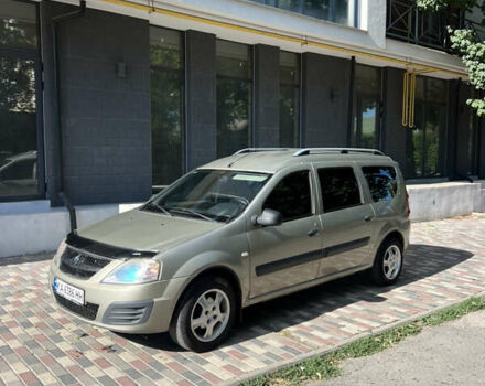 Серый ВАЗ Largus, объемом двигателя 1.6 л и пробегом 305 тыс. км за 4200 $, фото 1 на Automoto.ua