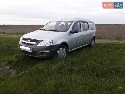 ВАЗ Largus 2013 у Корюковке на Automoto.ua Сірий ВАЗ Largus, об'ємом двигуна 1.6 л та пробігом 82 тис. км за 5479 $, фото 1 на Automoto.ua