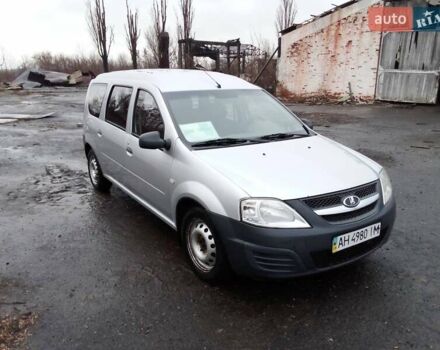 Серый ВАЗ Largus, объемом двигателя 1.6 л и пробегом 102 тыс. км за 2900 $, фото 1 на Automoto.ua