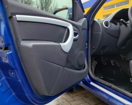 Синій ВАЗ Largus, об'ємом двигуна 1.6 л та пробігом 120 тис. км за 4400 $, фото 8 на Automoto.ua