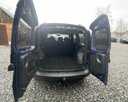 Синий ВАЗ Largus, объемом двигателя 1.6 л и пробегом 115 тыс. км за 7200 $, фото 5 на Automoto.ua