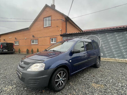 Синий ВАЗ Largus, объемом двигателя 1.6 л и пробегом 115 тыс. км за 7200 $, фото 1 на Automoto.ua