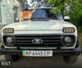 Белый ВАЗ Нива, объемом двигателя 1.6 л и пробегом 300 тыс. км за 4000 $, фото 1 на Automoto.ua