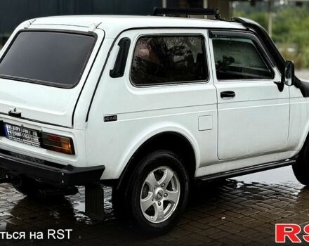 Белый ВАЗ Нива, объемом двигателя 1.6 л и пробегом 12 тыс. км за 3500 $, фото 2 на Automoto.ua