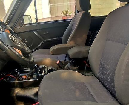 Белый ВАЗ Нива, объемом двигателя 1.6 л и пробегом 300 тыс. км за 4000 $, фото 4 на Automoto.ua