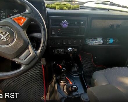 Белый ВАЗ Нива, объемом двигателя 1.6 л и пробегом 300 тыс. км за 4000 $, фото 3 на Automoto.ua