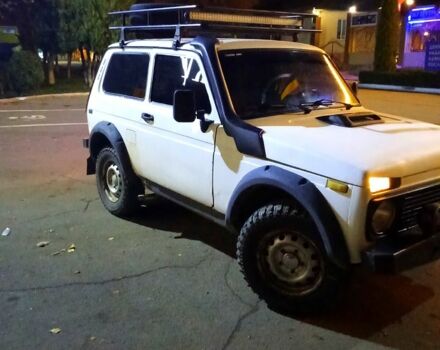 Белый ВАЗ Нива, объемом двигателя 1.6 л и пробегом 200 тыс. км за 1800 $, фото 2 на Automoto.ua