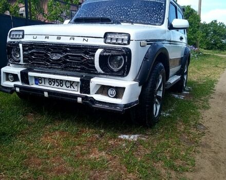 Белый ВАЗ Нива, объемом двигателя 1.7 л и пробегом 0 тыс. км за 2400 $, фото 2 на Automoto.ua