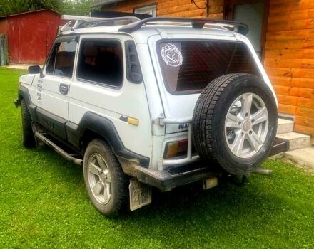 Белый ВАЗ Нива, объемом двигателя 1.6 л и пробегом 250 тыс. км за 2200 $, фото 2 на Automoto.ua