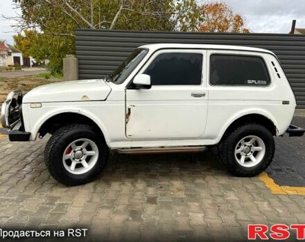 Белый ВАЗ Нива, объемом двигателя 1.6 л и пробегом 0 тыс. км за 2600 $, фото 4 на Automoto.ua