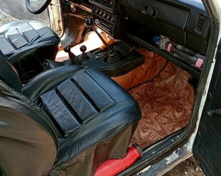 Білий ВАЗ Нива, об'ємом двигуна 1.6 л та пробігом 120 тис. км за 2500 $, фото 4 на Automoto.ua