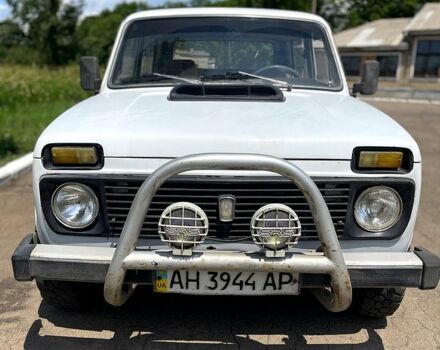 Белый ВАЗ Нива, объемом двигателя 1.6 л и пробегом 110 тыс. км за 2280 $, фото 1 на Automoto.ua