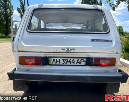 Белый ВАЗ Нива, объемом двигателя 1.6 л и пробегом 110 тыс. км за 2280 $, фото 11 на Automoto.ua