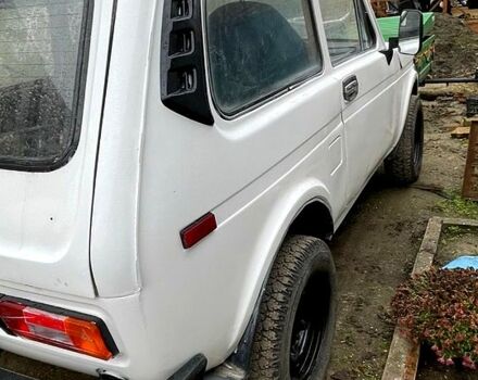 Білий ВАЗ Нива, об'ємом двигуна 1.6 л та пробігом 0 тис. км за 2000 $, фото 2 на Automoto.ua