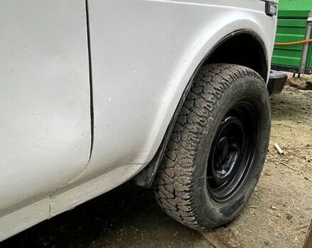 Білий ВАЗ Нива, об'ємом двигуна 1.6 л та пробігом 0 тис. км за 2000 $, фото 4 на Automoto.ua