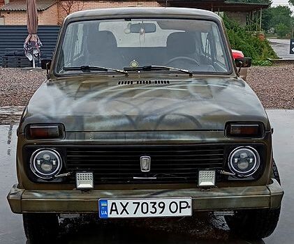 Белый ВАЗ Нива, объемом двигателя 1.6 л и пробегом 285 тыс. км за 1800 $, фото 7 на Automoto.ua