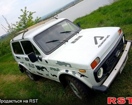 Белый ВАЗ Нива, объемом двигателя 1.6 л и пробегом 65 тыс. км за 2000 $, фото 6 на Automoto.ua