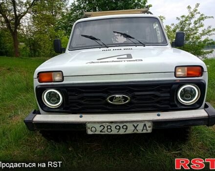 Белый ВАЗ Нива, объемом двигателя 1.6 л и пробегом 65 тыс. км за 2000 $, фото 11 на Automoto.ua