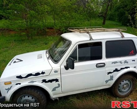 Белый ВАЗ Нива, объемом двигателя 1.6 л и пробегом 65 тыс. км за 2000 $, фото 5 на Automoto.ua