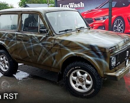 Белый ВАЗ Нива, объемом двигателя 1.6 л и пробегом 285 тыс. км за 1800 $, фото 2 на Automoto.ua