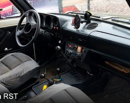 Белый ВАЗ Нива, объемом двигателя 1.6 л и пробегом 285 тыс. км за 1800 $, фото 5 на Automoto.ua