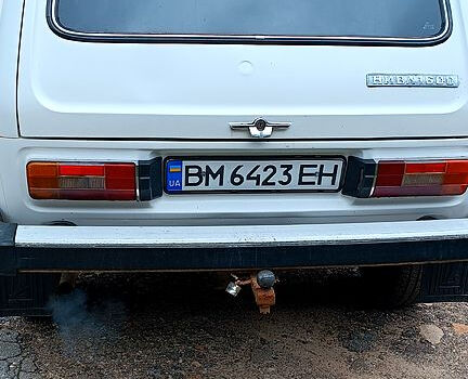 Белый ВАЗ Нива, объемом двигателя 1.6 л и пробегом 200 тыс. км за 4300 $, фото 2 на Automoto.ua