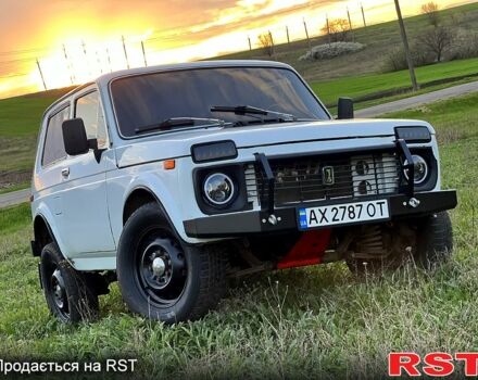 Белый ВАЗ Нива, объемом двигателя 1.6 л и пробегом 177 тыс. км за 2100 $, фото 6 на Automoto.ua
