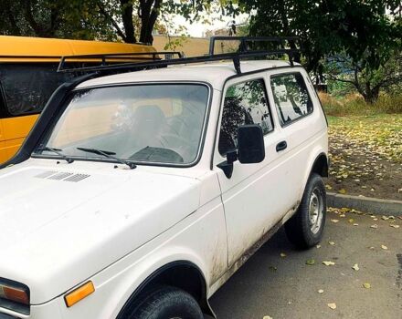 Білий ВАЗ Нива, об'ємом двигуна 1.6 л та пробігом 200 тис. км за 2800 $, фото 3 на Automoto.ua