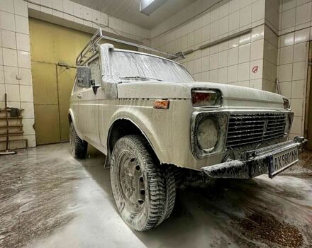 Білий ВАЗ Нива, об'ємом двигуна 1.6 л та пробігом 200 тис. км за 2800 $, фото 7 на Automoto.ua
